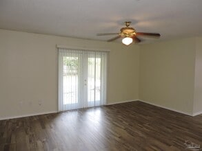 7705 Deborah Dr in Pensacola, FL - Building Photo - Building Photo