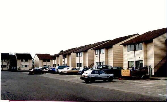 Central East Apartments in Portland, OR - Building Photo