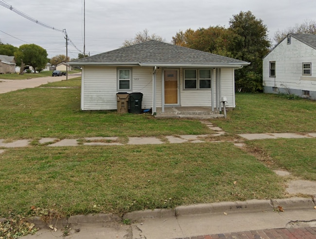property at 523 E 4th St