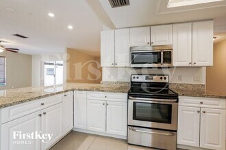 1603 Grove Ave in Ft. Myers, FL - Foto de edificio - Building Photo