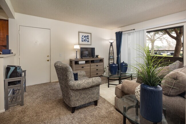 Sunrise Apartments in San Bernardino, CA - Foto de edificio - Interior Photo