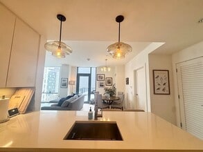 32 Traveler St, Unit 609 in Boston, MA - Building Photo - Building Photo