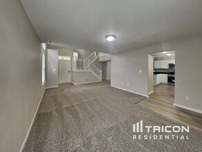 8033 Lake Tree Cir in Indianapolis, IN - Building Photo - Building Photo