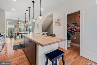 924 King Farm Blvd in Rockville, MD - Building Photo - Building Photo