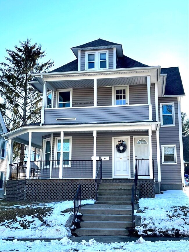 46 Oak Ave Rentals in Shelton, CT