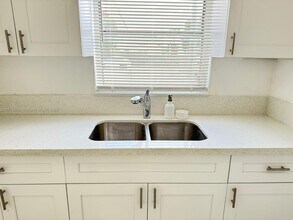 201 NW 77th St in Miami, FL - Building Photo - Building Photo