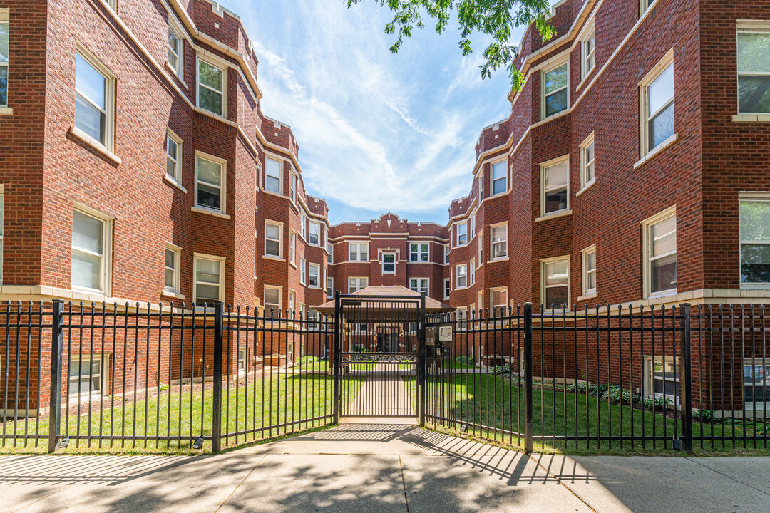6421 N Greenview Ave in Chicago, IL - Building Photo