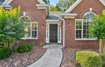 4395 Red Rock Point-Unit -822 in Suwanee, GA - Building Photo - Building Photo