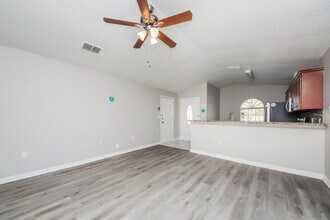 1323 Dover Dr in Kissimmee, FL - Building Photo - Building Photo