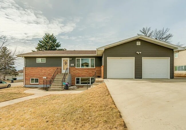 1602 N 17th St, Unit 1 in Bismarck, ND - Building Photo - Building Photo