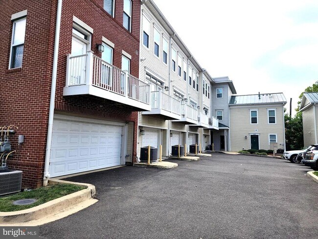 2610 Sheridan Rd SE in Washington, DC - Building Photo - Building Photo