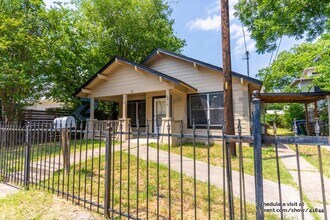 2410 Santa Rita St in Austin, TX - Building Photo - Building Photo