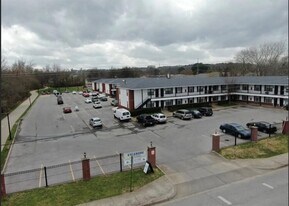 775 W Sycamore St in Fayetteville, AR - Building Photo