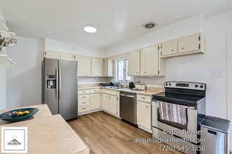 6596 Iris Way in Arvada, CO - Building Photo - Building Photo