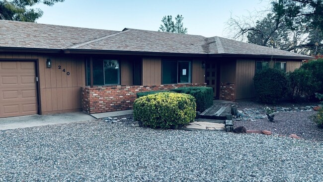 240 Canyon Diablo Rd in Sedona, AZ - Building Photo - Building Photo