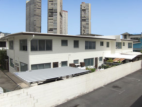 527 Lauiki St in Honolulu, HI - Foto de edificio - Building Photo