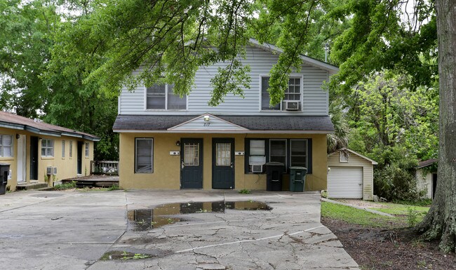 817 St Augustine St in Tallahassee, FL - Foto de edificio - Building Photo