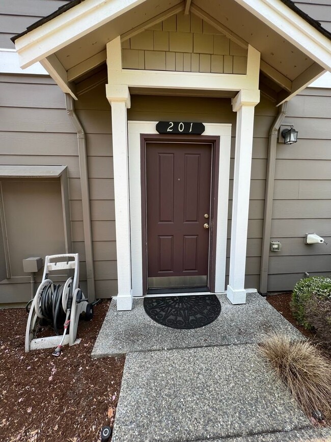 375 Tremont Ave in Bellingham, WA - Building Photo - Building Photo