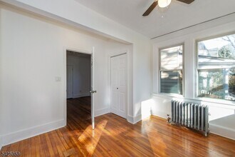 51 Riggs Pl in South Orange, NJ - Building Photo - Building Photo