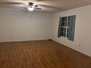 1214 Desvoignes Rd in Denison, TX - Building Photo - Building Photo