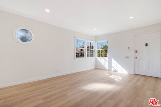 2308 Pisani Pl in Los Angeles, CA - Building Photo - Building Photo