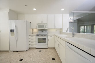 2243 Martin, Unit 419 in Irvine, CA - Building Photo - Building Photo