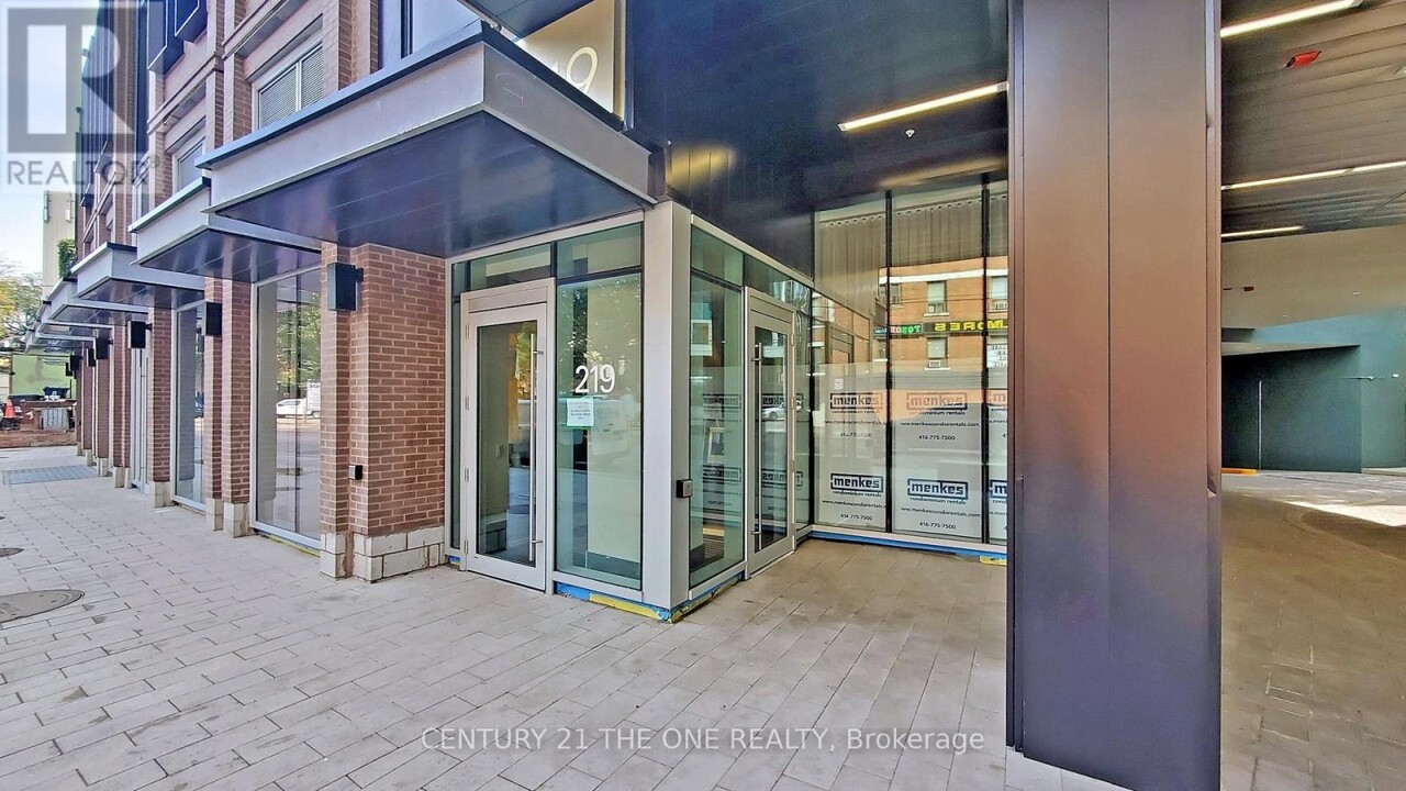 219-1219 Dundas St E in Toronto, ON - Building Photo