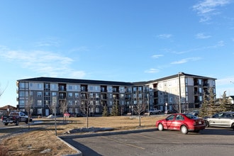 Airdrie Place Apartments in Airdrie, AB - Building Photo - Building Photo