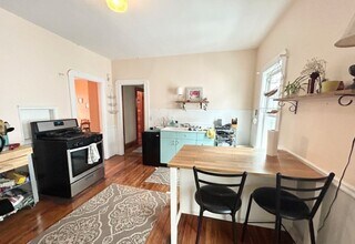 37 Josephine Ave, Unit 2 in Somerville, MA - Building Photo - Building Photo