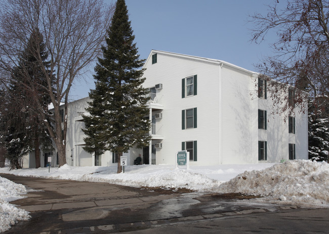 Pennock Place in Apple Valley, MN - Foto de edificio - Building Photo