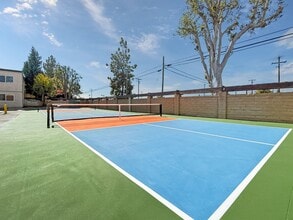 Rancho Monterey in Garden Grove, CA - Foto de edificio - Building Photo