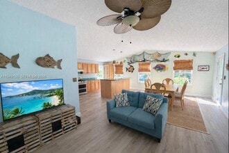 61 Central Ave in Key Largo, FL - Building Photo - Building Photo