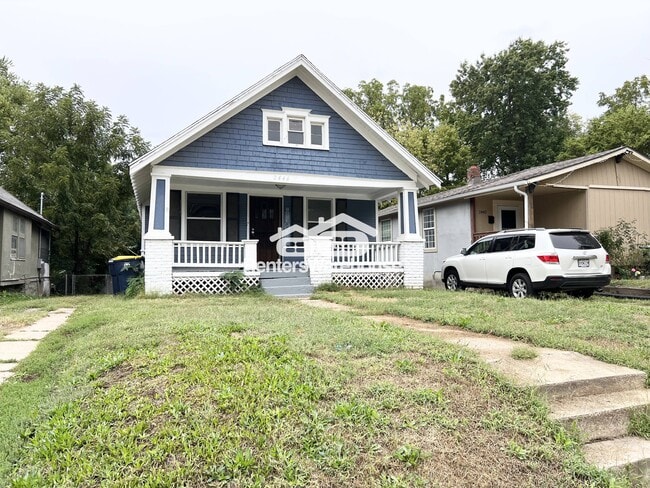 property at 2446 Quincy St