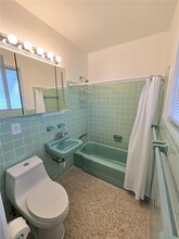 2810 SW 24th Ter in Miami, FL - Building Photo - Building Photo