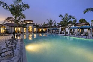 Lago in Naples, FL - Building Photo