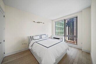 4415 Purves St, Unit 14C in Long Island City, NY - Foto de edificio - Building Photo