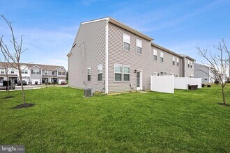39 Nelsons Wy in Mount Holly, NJ - Building Photo - Building Photo