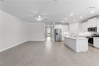 465 Kamari Cv in Naples, FL - Building Photo - Building Photo