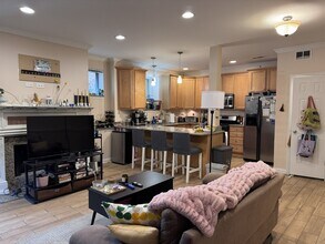 2419 W Hutchinson St in Chicago, IL - Building Photo - Building Photo