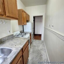 163 Summer St, Unit 37 in Somerville, MA - Building Photo - Building Photo