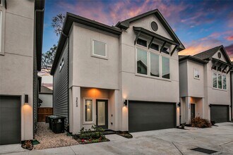 2426 Cochran St in Houston, TX - Building Photo - Building Photo