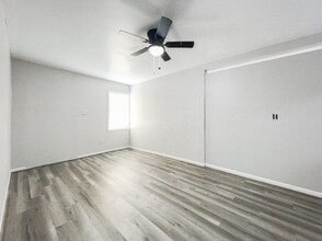 1205 Milam St in Liberty, TX - Building Photo - Building Photo