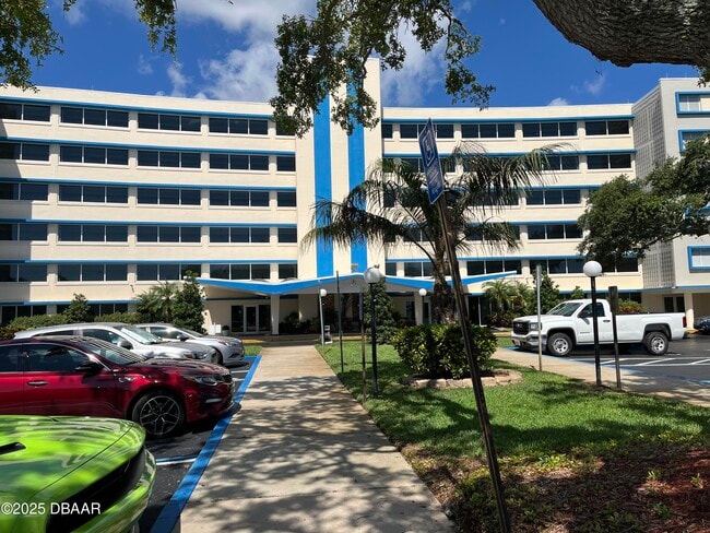 property at 1224 S Peninsula Dr