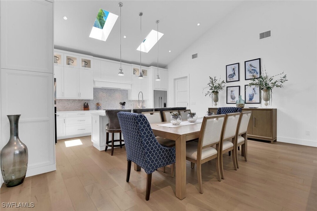 2130 Curtis St in Naples, FL - Building Photo