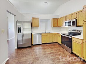 4211 Dunedin Ct in Noblesville, IN - Foto de edificio - Building Photo