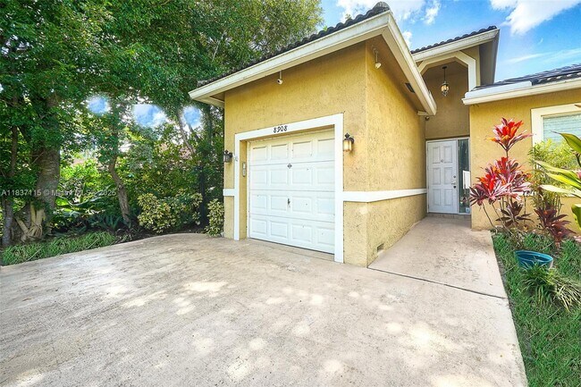 8908 NW 40th St in Coral Springs, FL - Building Photo - Building Photo