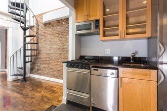 722 10th Ave in New York, NY - Building Photo - Building Photo