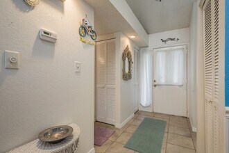 102 Anclote Rd in Tarpon Springs, FL - Building Photo - Building Photo
