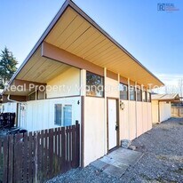 105 114th St S in Parkland, WA - Building Photo