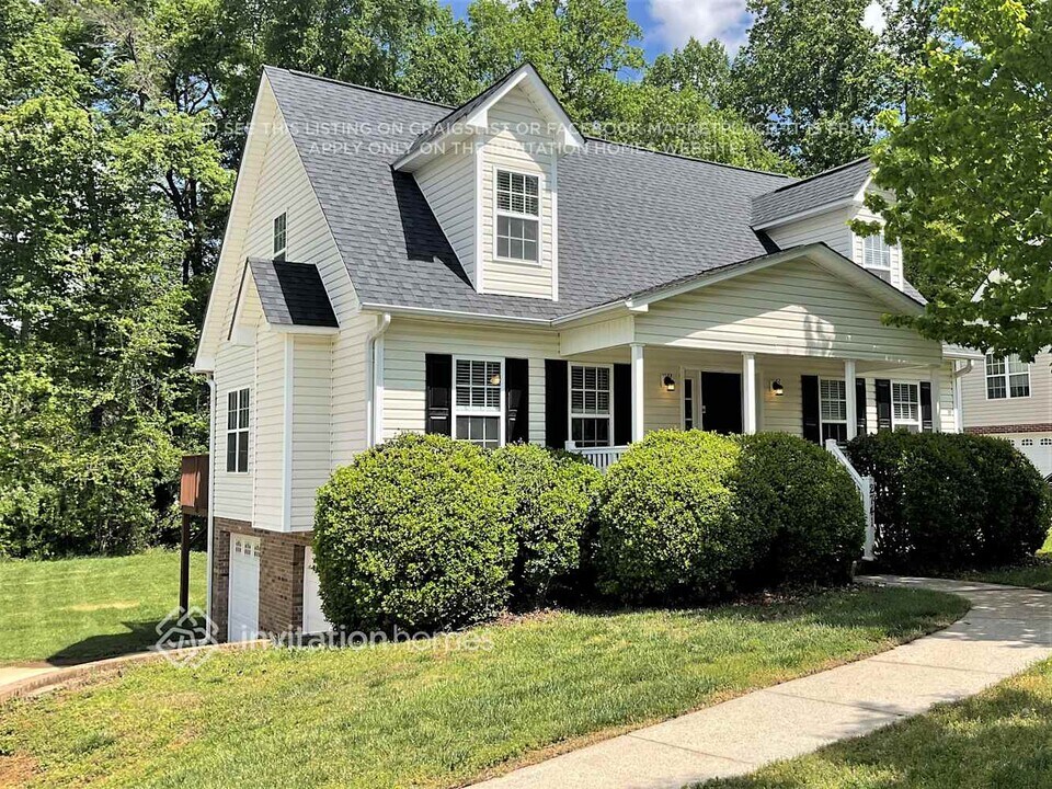 2741 Bridgeport Dr in Winston-Salem, NC - Building Photo